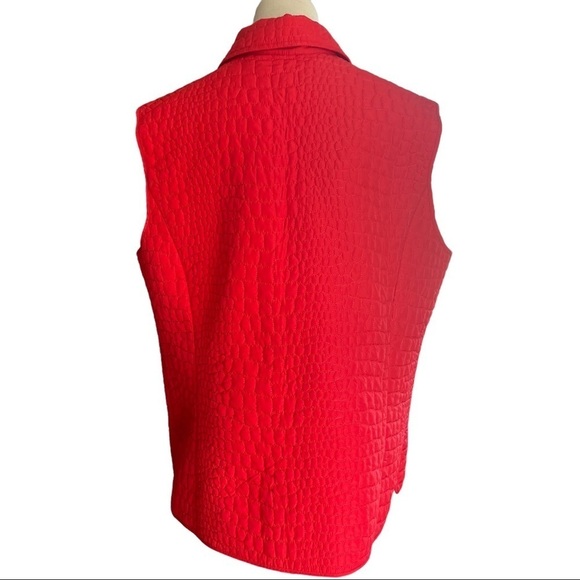 Tabi red pebble quilted sleeveless lightweight outerwear vest with pockets - Picture 4 of 11